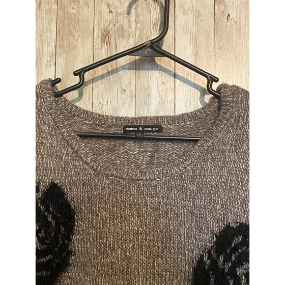 Women's Gray Cable & Gauge Fuzzy Black Rosette Sweater Size Small - Picture 2 of 9